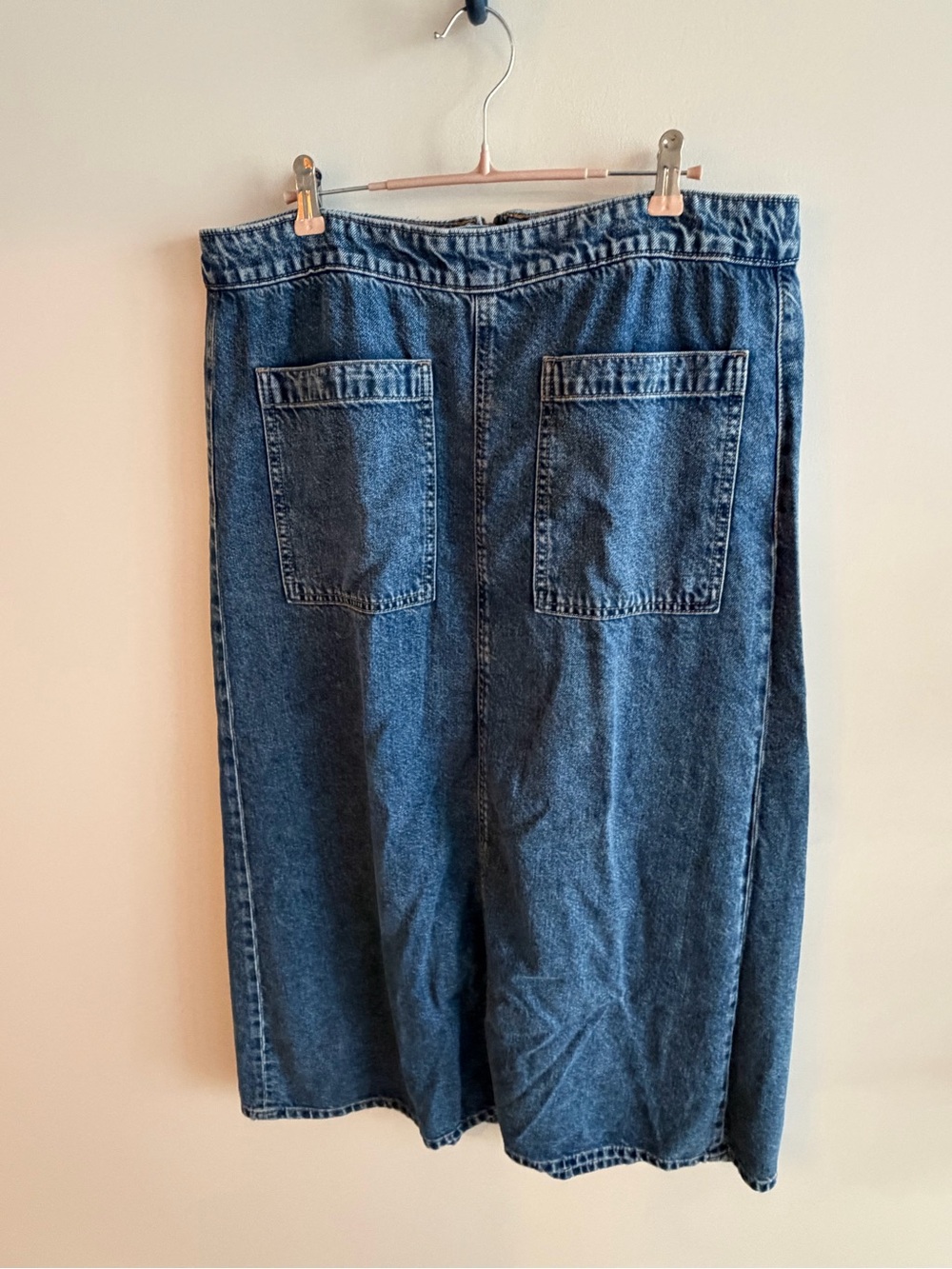 Ann Taylor LOFT Blue Denim Midi Skirt with Patch Pockets - Size 10